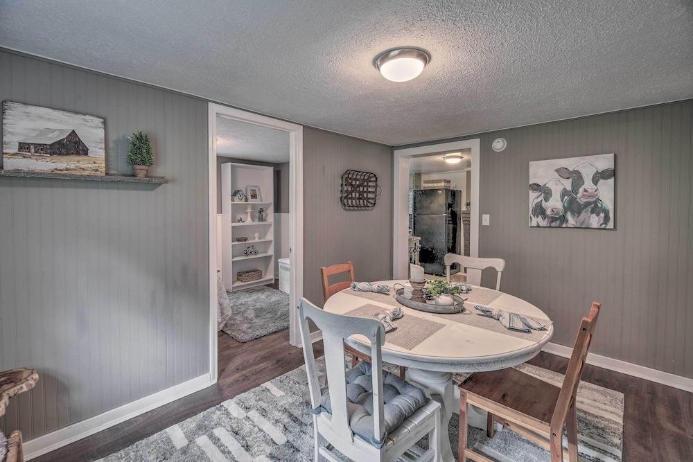 Damascus Cottage w/ Fire Pit - 1 Mi to Trails