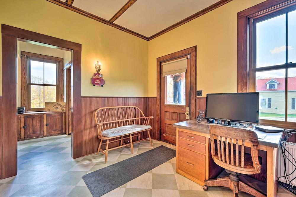 Pet-friendly Moriah Homestead w/ Fire Pit!