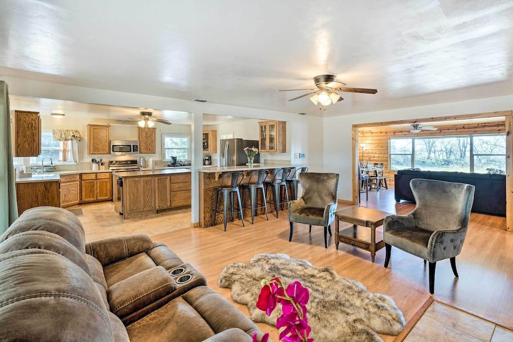 Stunning Nicolaus Getaway on Feather River!