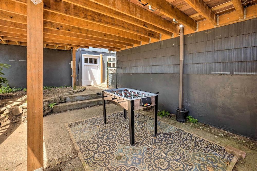 The Old Mccullough Home w/ Rooftop Deck, View