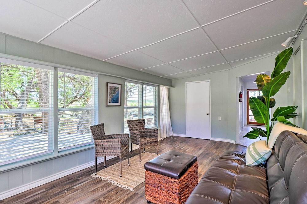 Private Dock - Waterfront Lake Brownwood Gem!