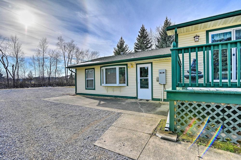 Cozy Cass City Retreat w/ Spacious Deck!