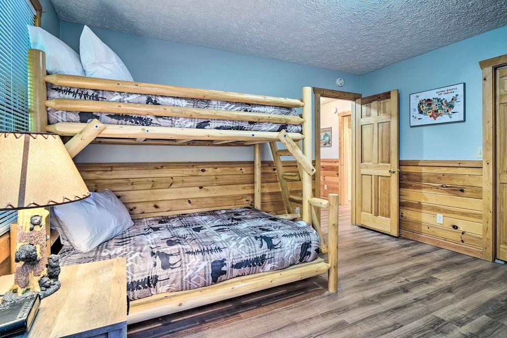 Family-friendly Gatlinburg Cabin w/ Pool Access!