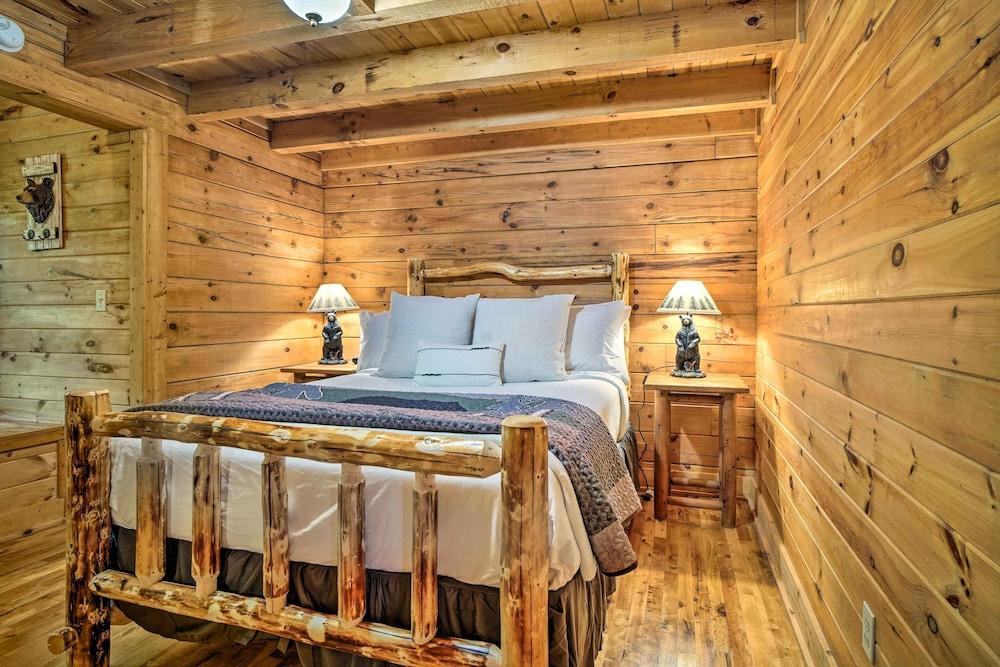 Family-friendly Gatlinburg Cabin w/ Pool Access!