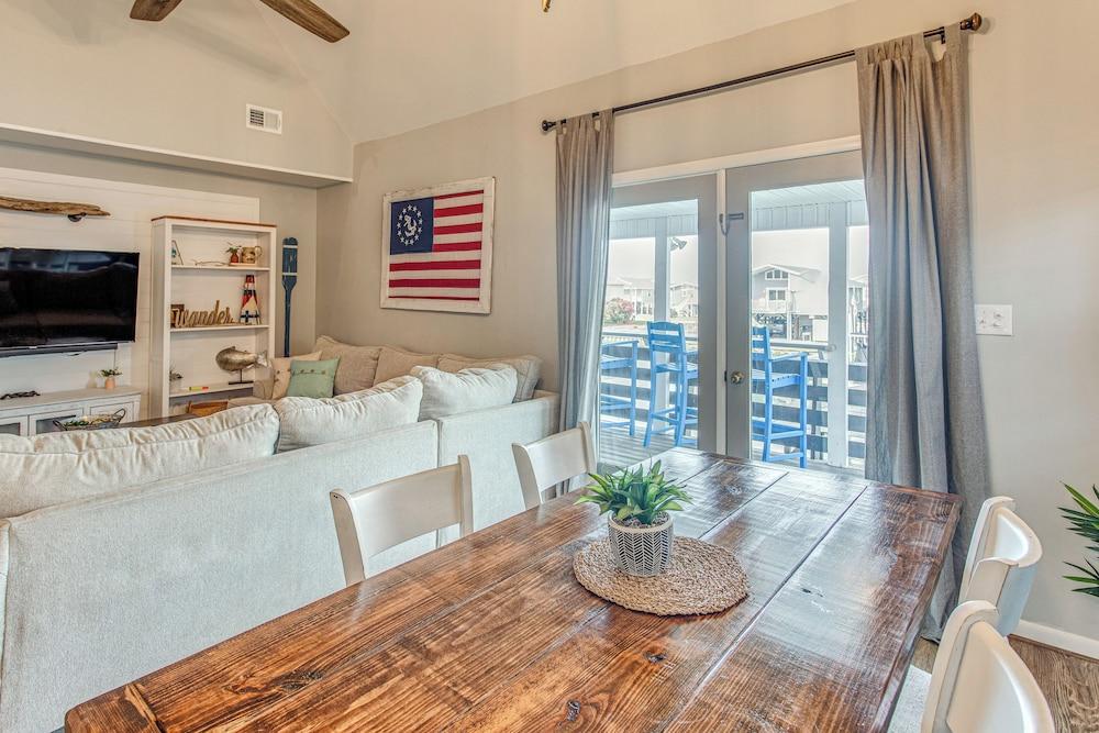 Gorgeous OIB Escape w/ Dock & Canal View!