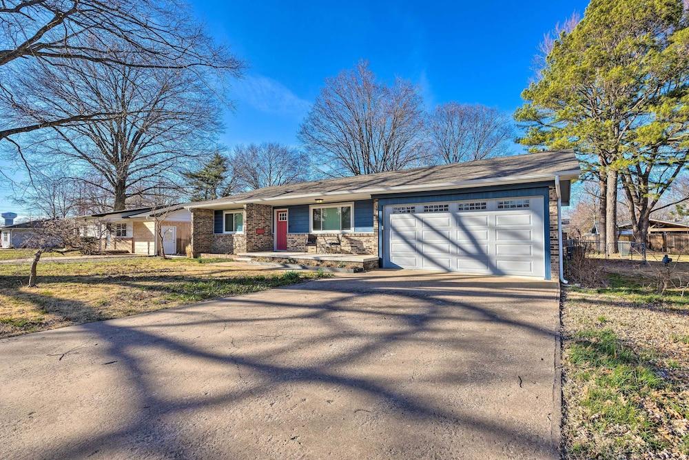 Bentonville Home ~ 1 Mi From Downtown!