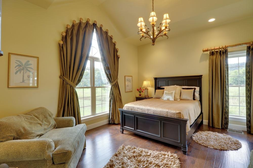 Riverfront Mountain Home: 1/4 Mi to Boat Launch