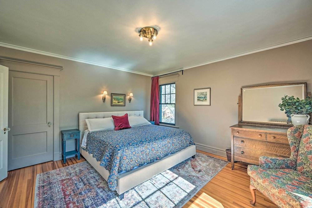 Spacious 'old Saguache Manor' - Built in 1914