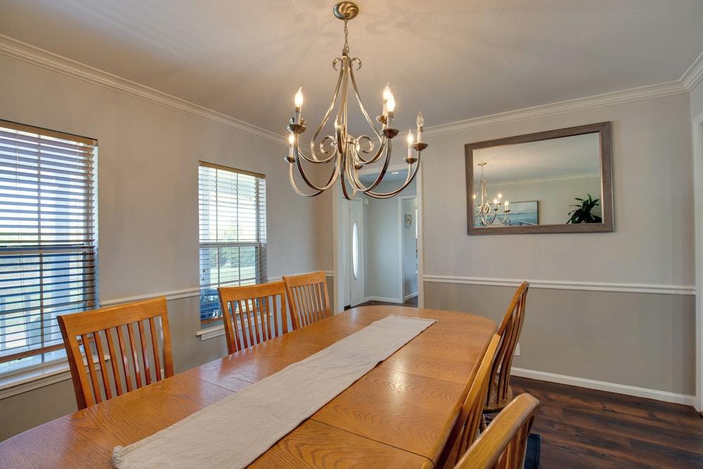 Game Room & Dock: Waterfront Granbury Lake Retreat