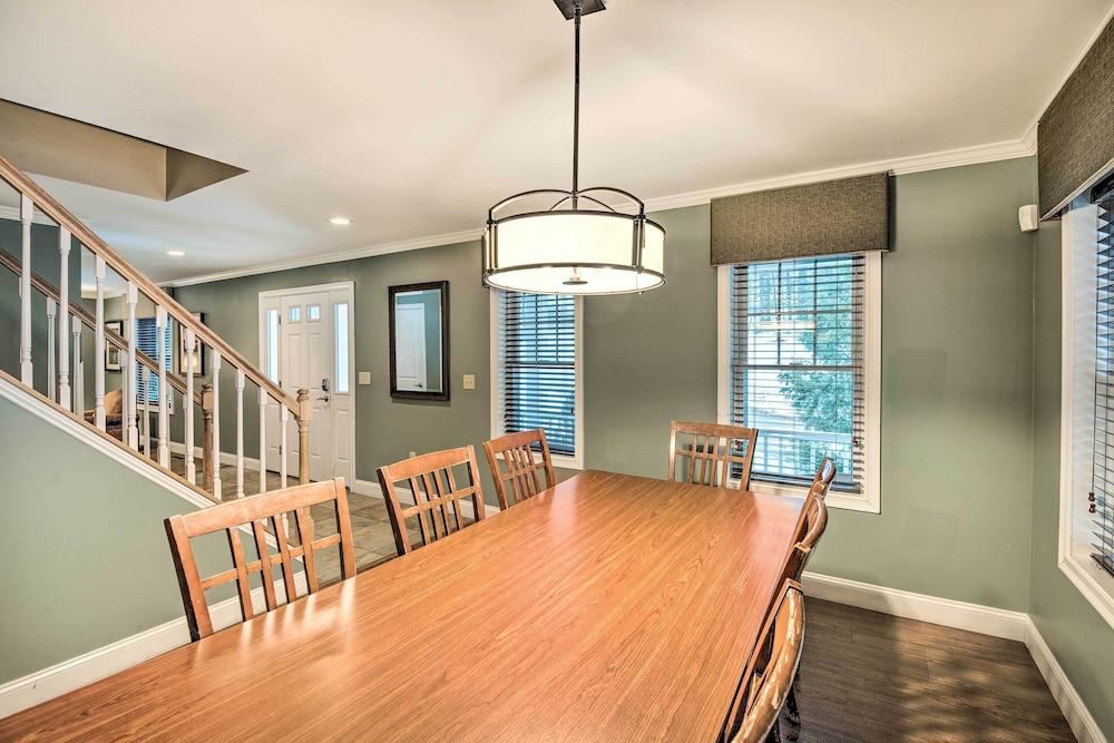 North Conway Home ~ 2 Mi to Cranmore Mountain!