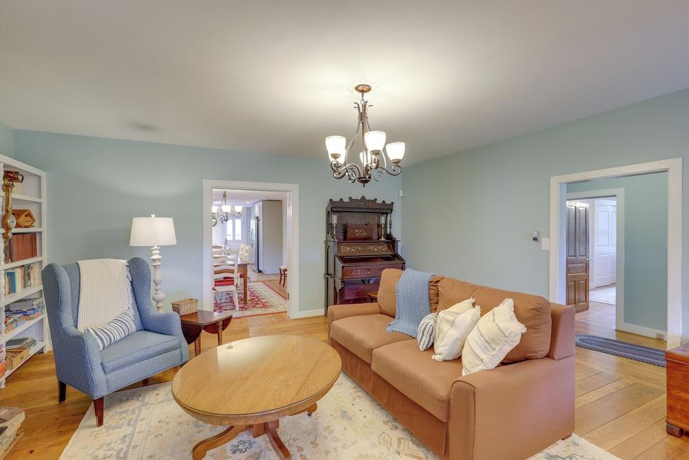 Mtn Views & Epic Sunsets: Private Weaverville Home