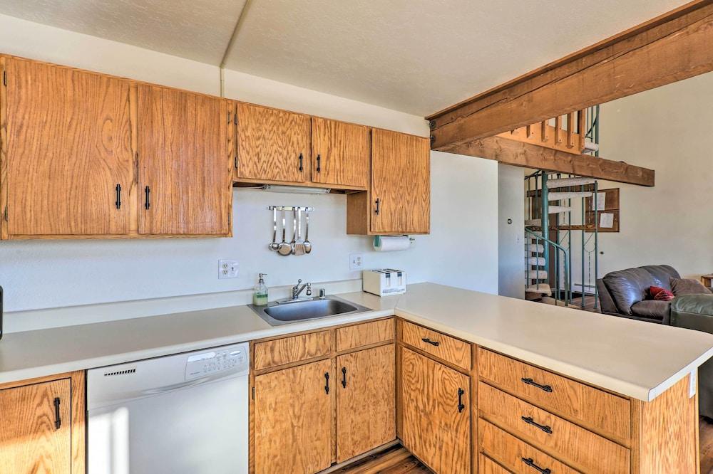 Near Hiking: Mtn-view Condo in Silverthorne!