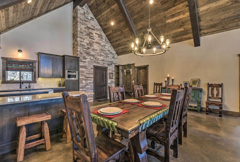 Custom Angel Fire Home: Views, Hot Tub & Fire Pit!