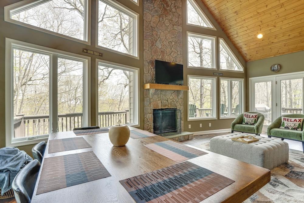 Stunning Wintergreen Resort Home: Ski & Golf!