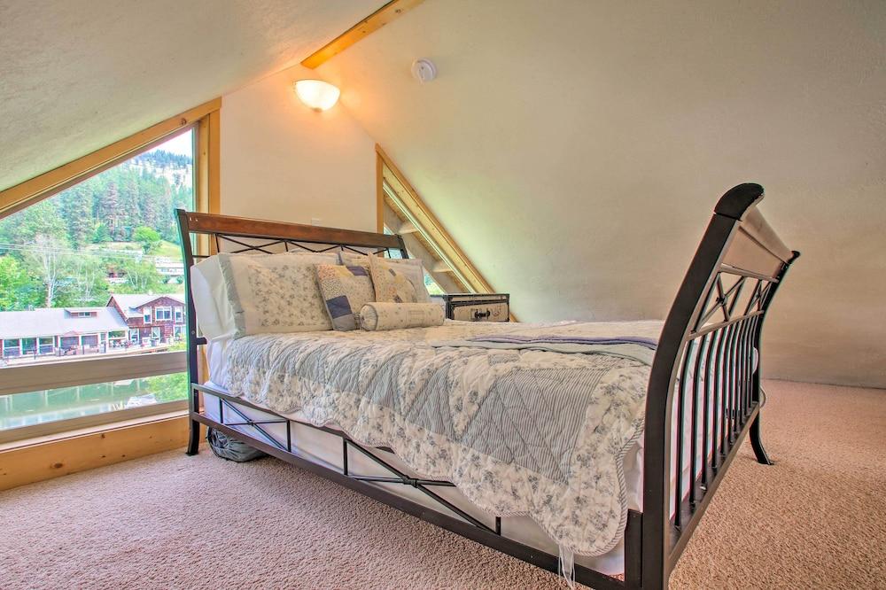 Waterfront Cabin w/ 2 Boat Docks & Mtn Views!