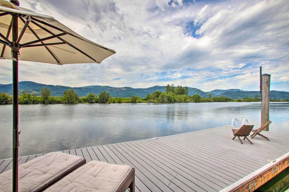 Waterfront Cabin w/ 2 Boat Docks & Mtn Views!