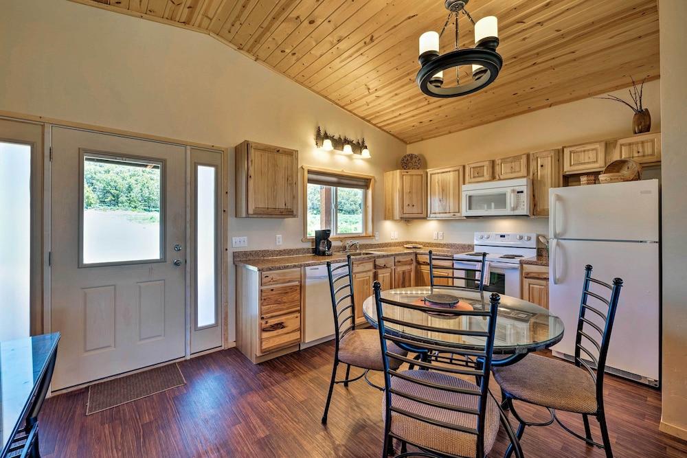 5-acre Moab Studio w/ BBQ & Stunning Mtn Views