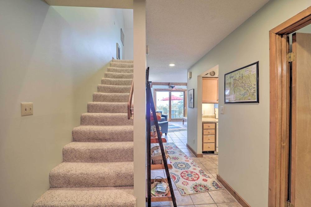 Beech Mountain Ski Condo w/ Private Balcony!
