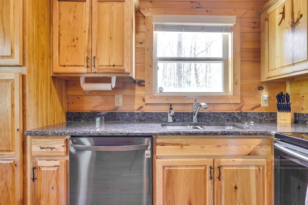 Blue Ridge Mountain Cabin Rental w/ Fire Pit!