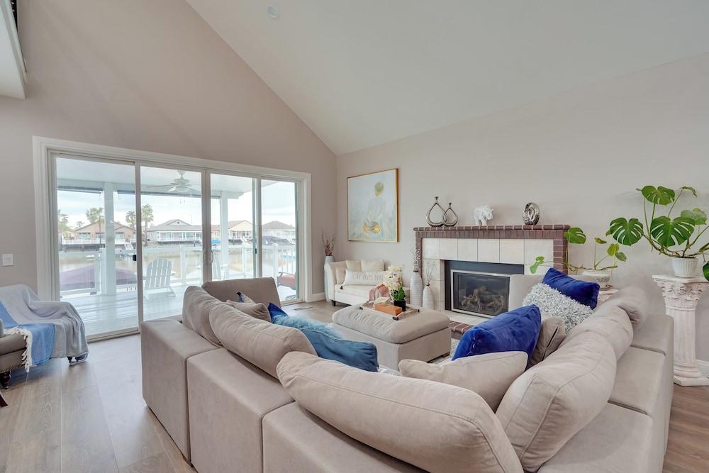 Private Dock: Discovery Bay Vacation Rental!