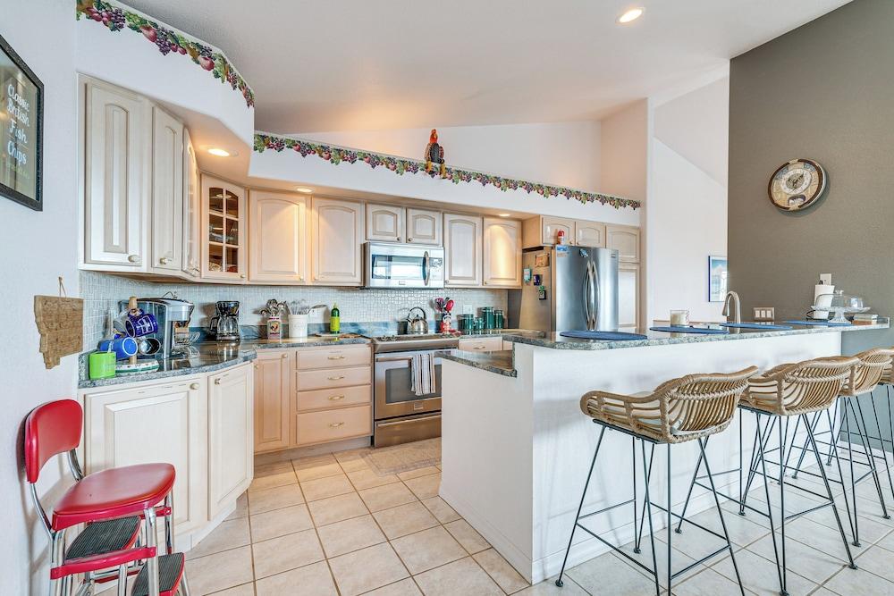 Inviting Great Falls Home w/ Wraparound Deck!