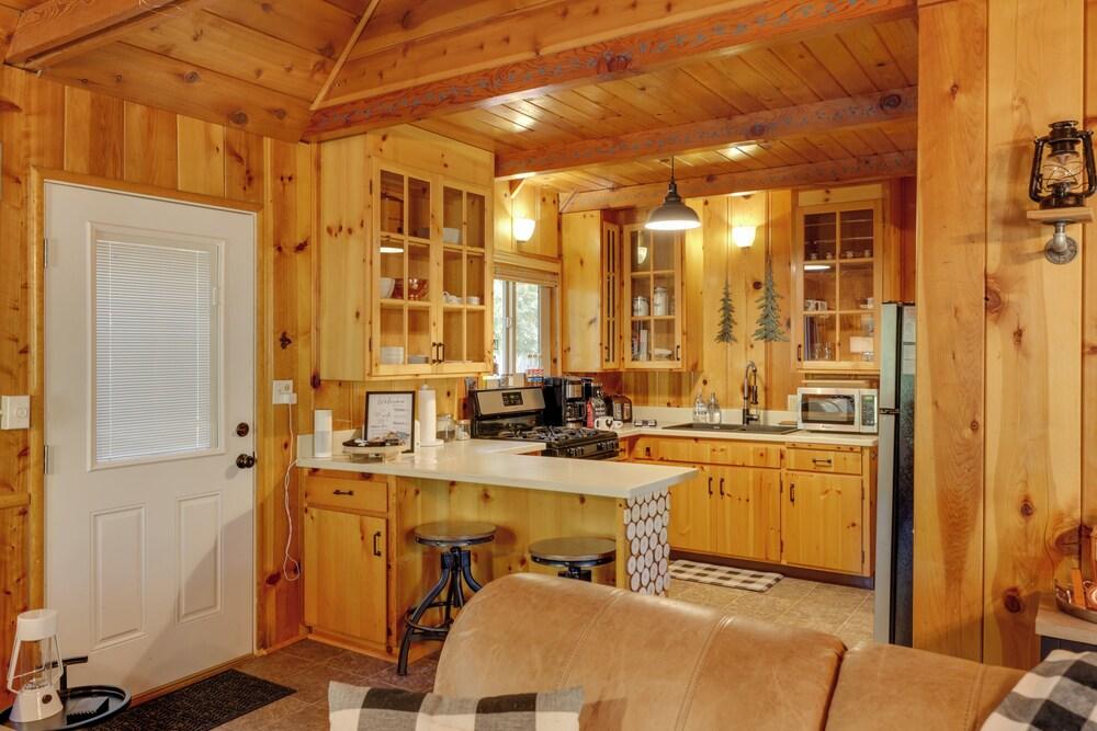 3 Mi to Big Trees State Park: Cabin w/ Scenic Deck