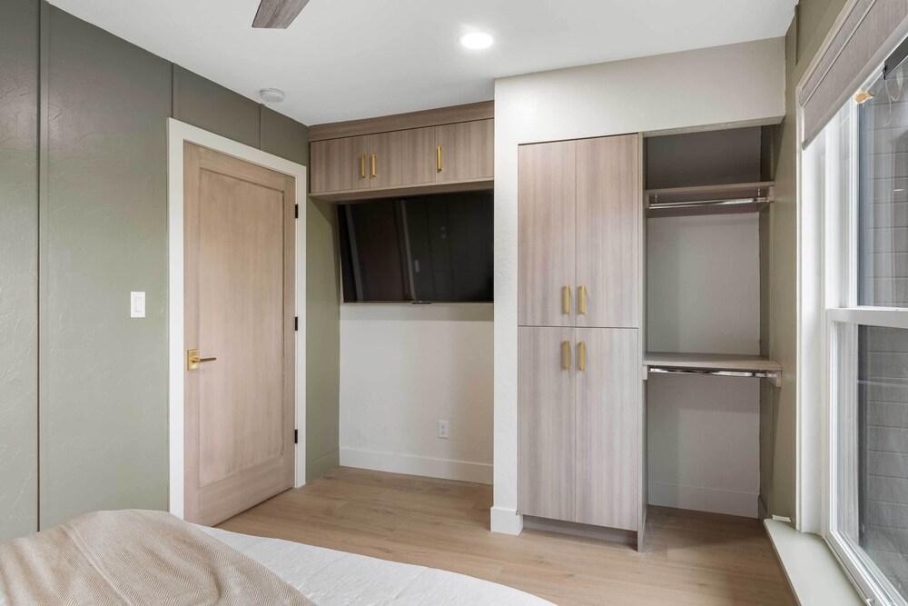 Resort-style Brian Head Condo Near Slopes!