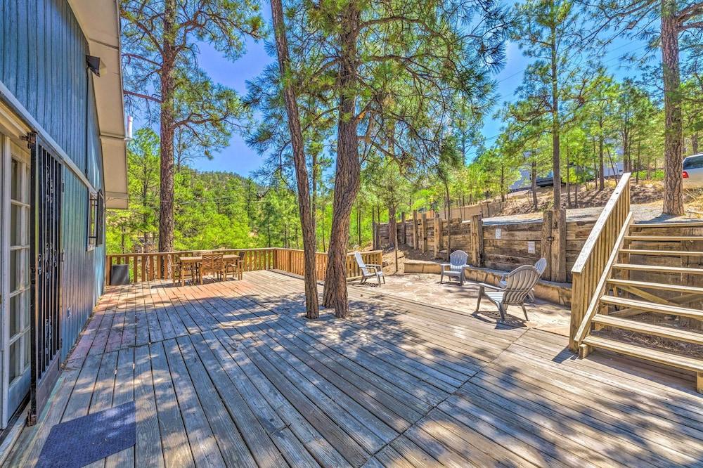 Relaxing Ruidoso Getaway w/ Spacious Deck!