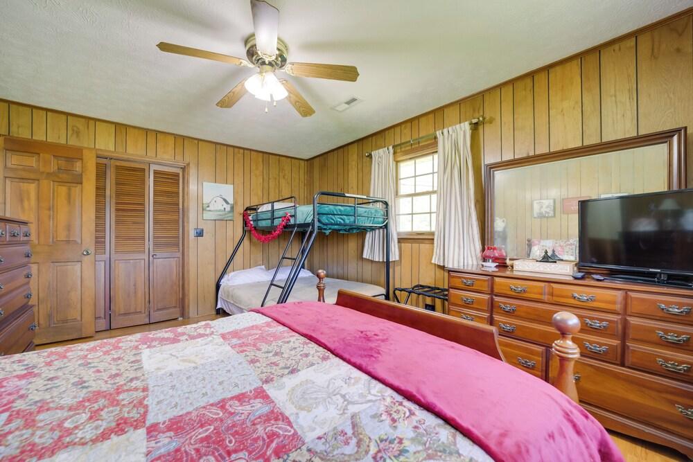 Serene Canton Home w/ Deck & Mountain Views!