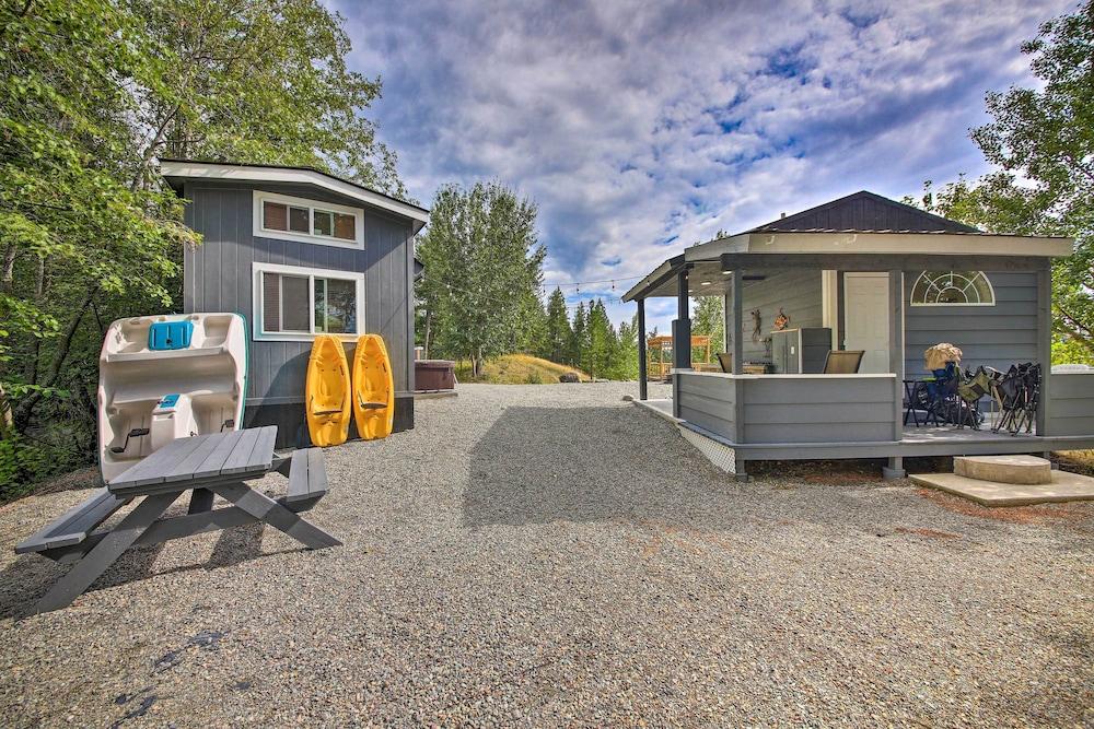Eureka Tiny Home w/ Hot Tub & Community Beach!