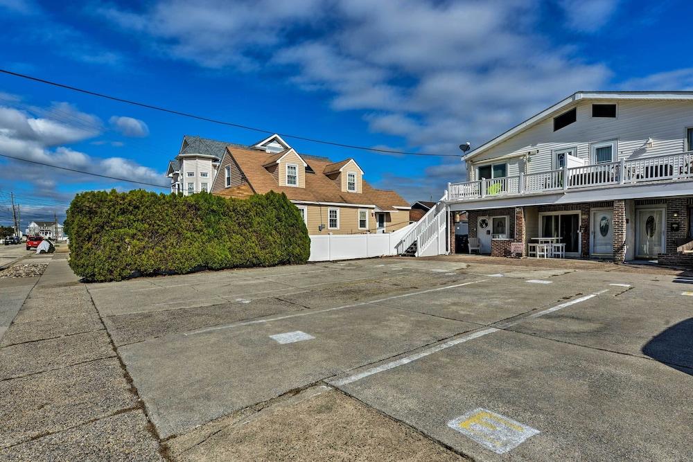 Walk to Beach: Coastal Brigantine Condo w/ Patio!