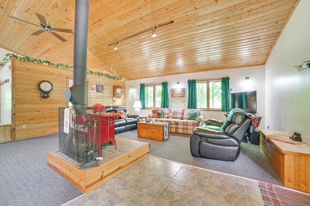 Michigan Retreat on 10 Acres: Hike, Fish & Explore