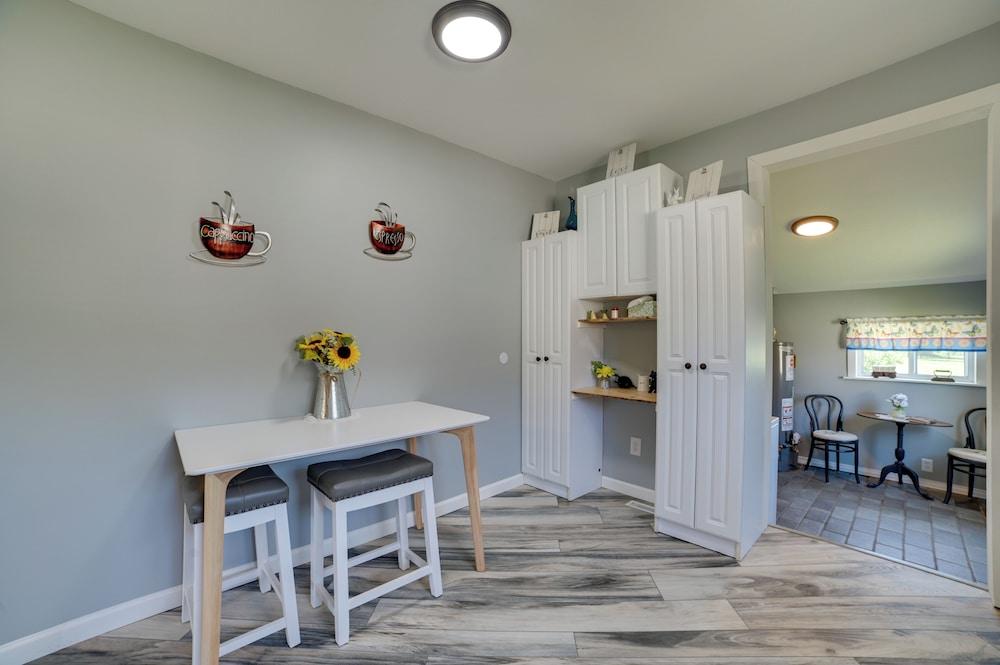 All-season Getaway in Frederic: Bring Your Pets!