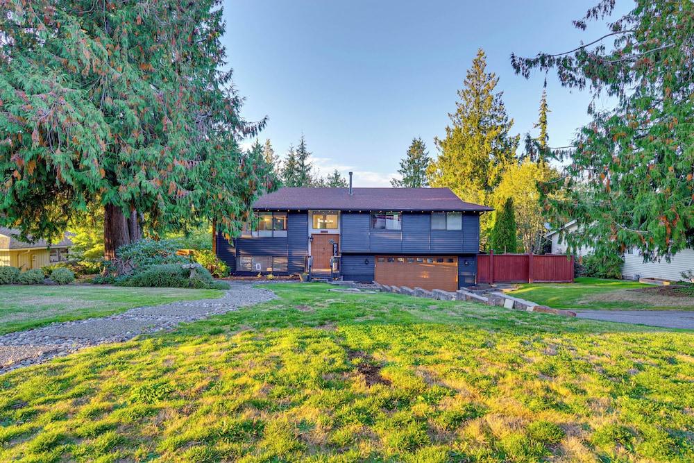 Mount Vernon Home w/ Private Hot Tub