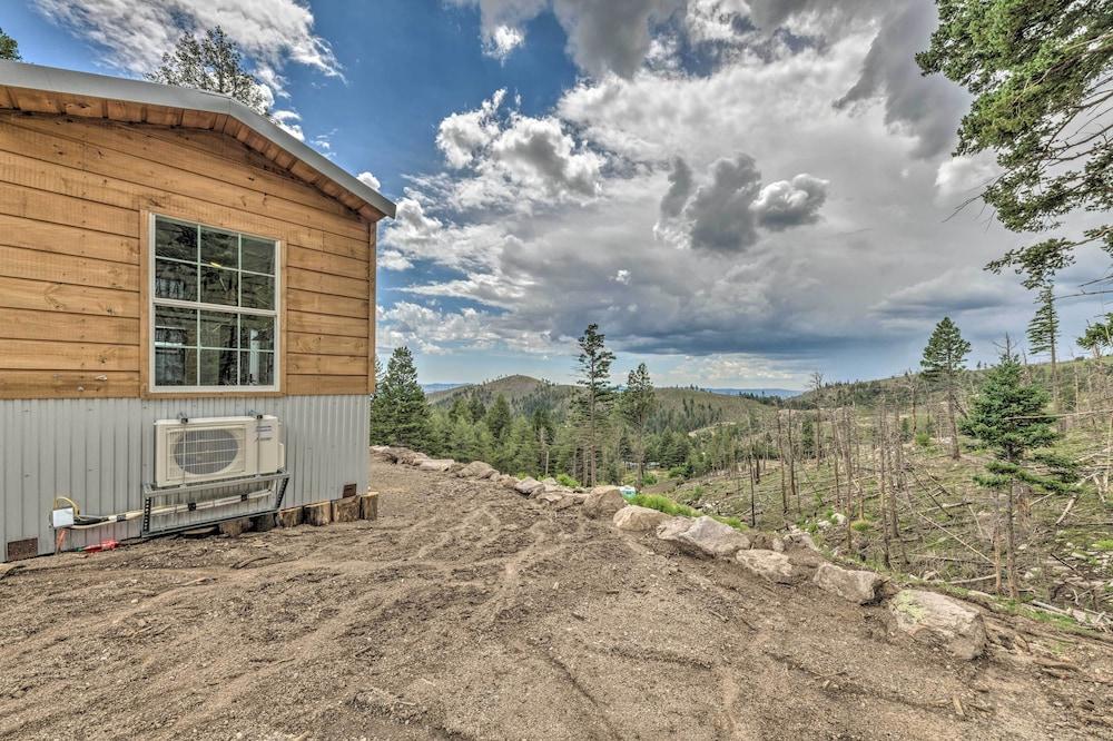 14 Mi to Ski Apache: Mountaintop Cabin w/ View