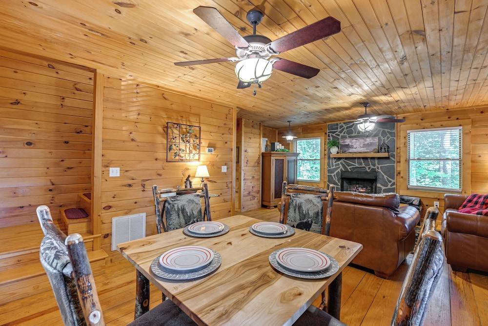 Pet-friendly Bryson City Cabin w/ Fire Pit + Deck!