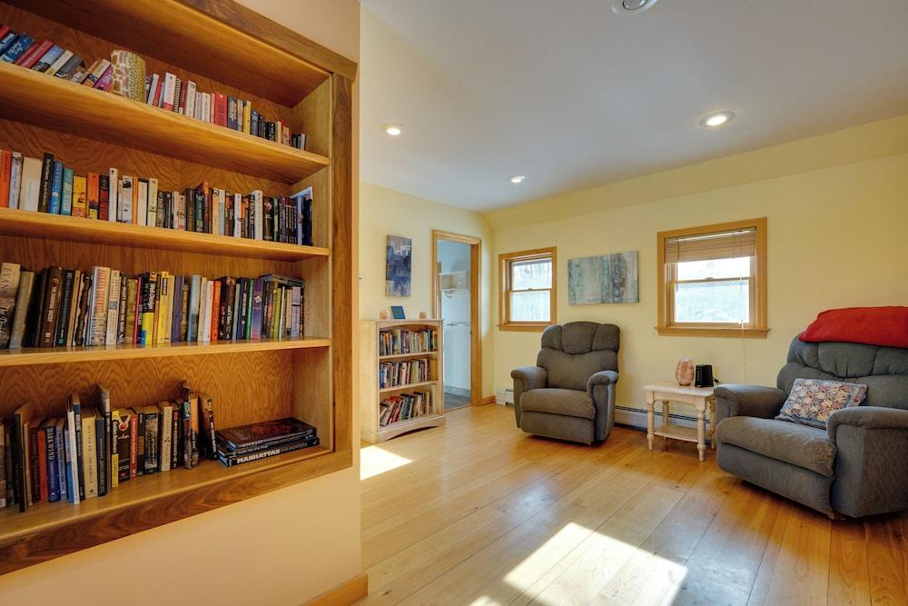 Secluded Vermont Retreat: Outdoor Pool & Deck