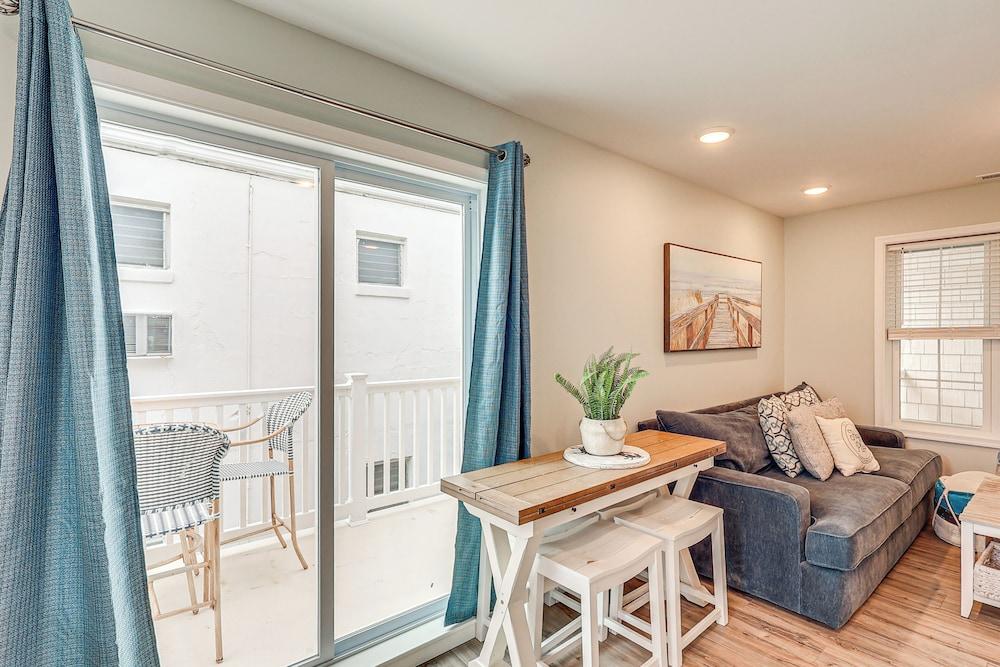 Wildwood Condo w/ Pool Access - Walk to Beach