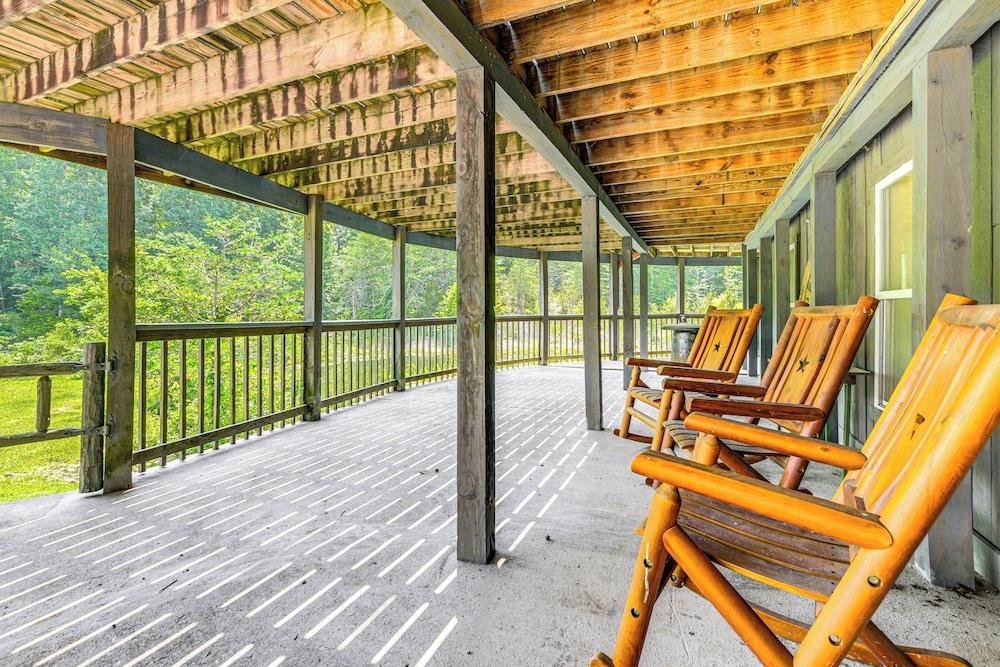 Strawberry Plains Cabin: Private Pond & Game Room!