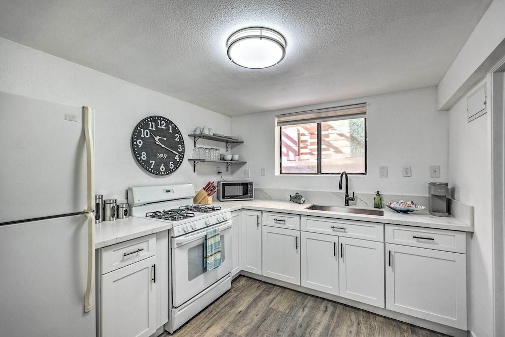 Oxnard Apartment < 1/2 Mi to Beaches!