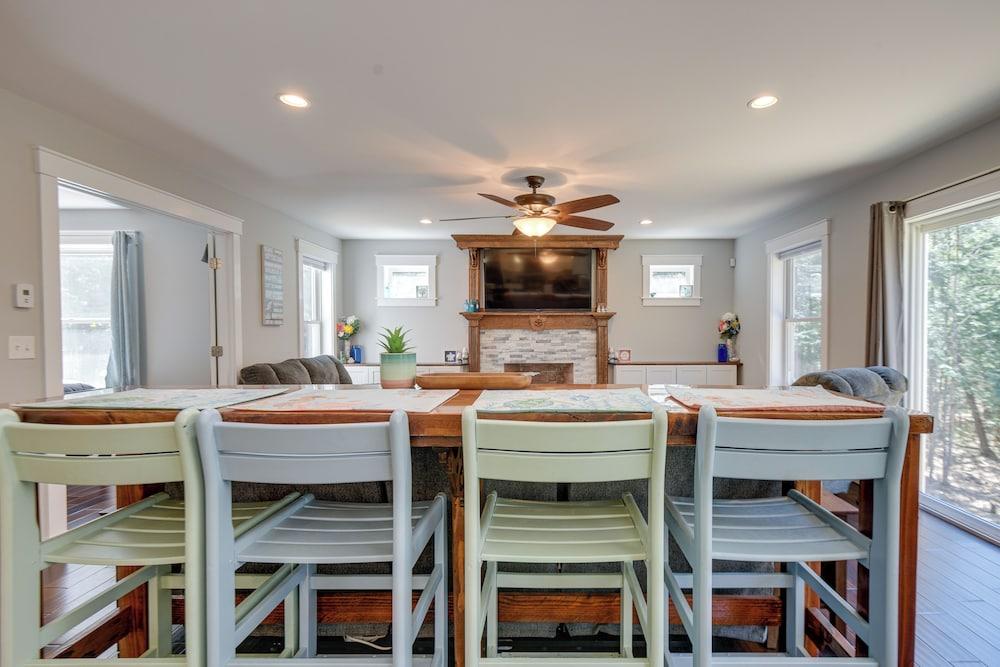 Stunning Wells Home w/ Fire Pit & Porch!