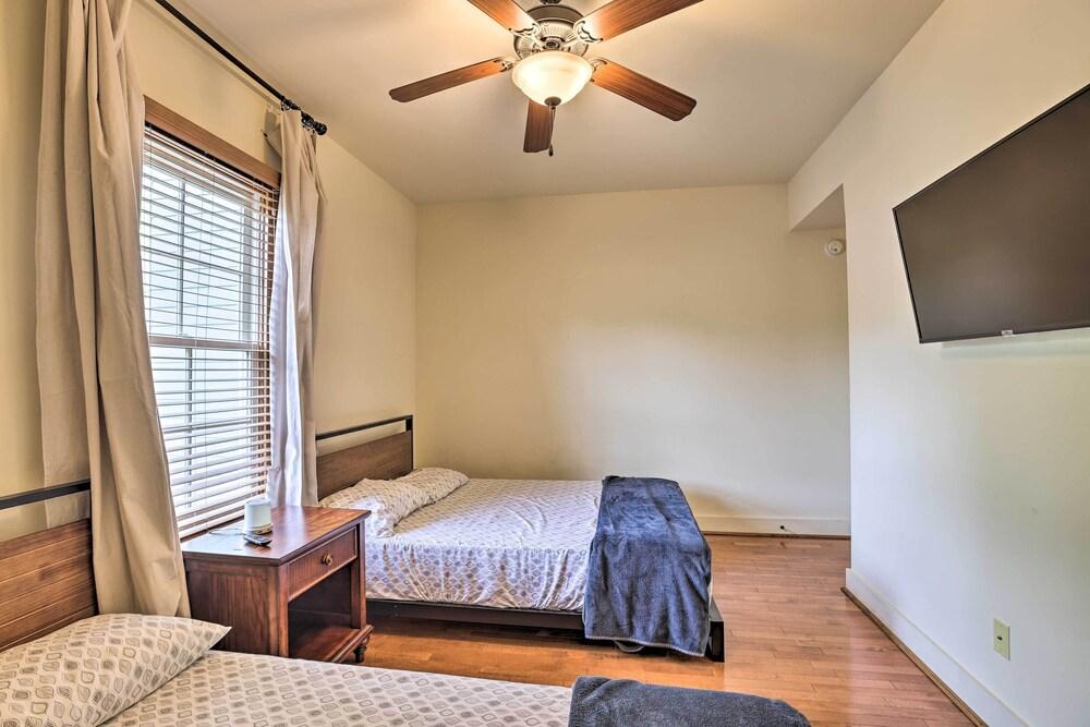 Lakefront Dadeville Condo w/ Community Boat Dock!