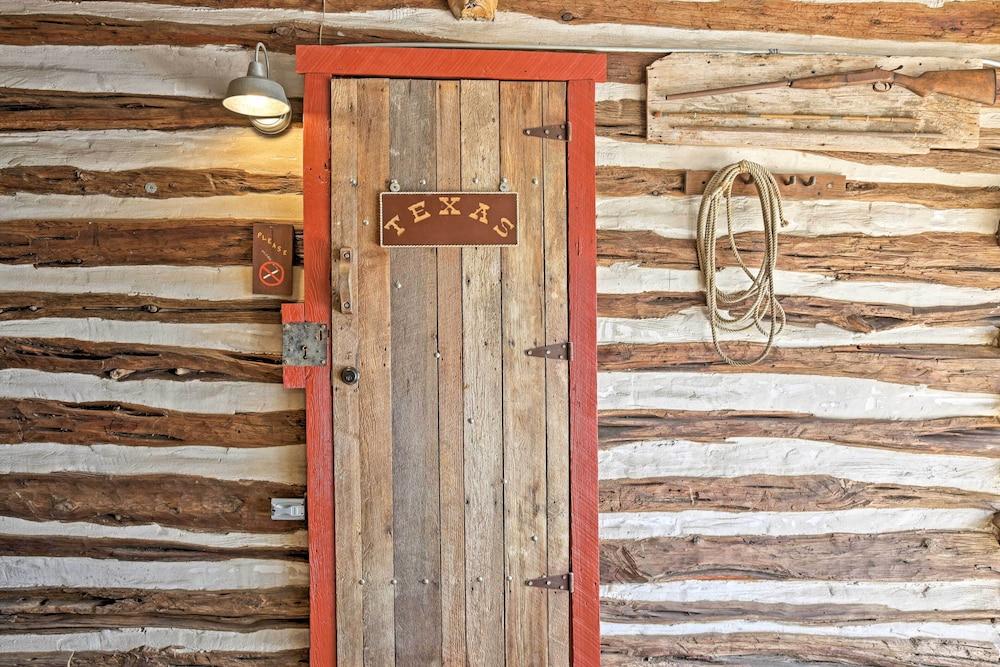 Custom 'texas Cabin' Studio - 5 Min to Gruene Hall