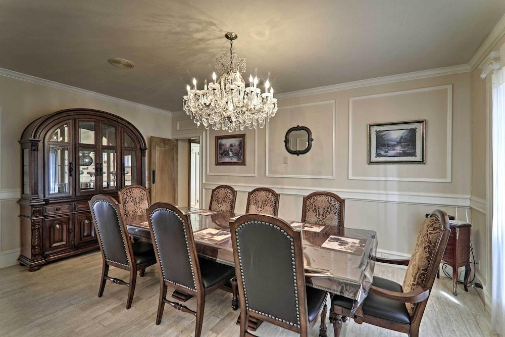 Private Pool: Lakefront Harlingen Home