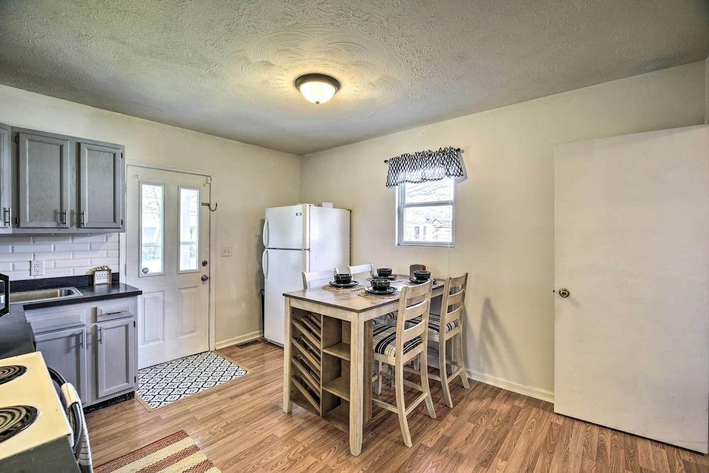 Pet-friendly Charleston Home w/ Fenced Yard!
