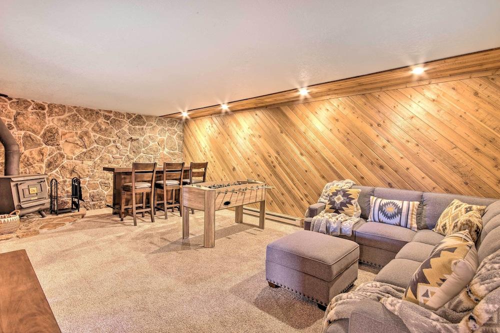 Stunning Gallatin Gateway Mountain Retreat!