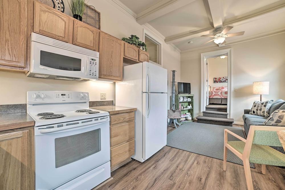 Downtown Loft Apartment, Steps to Riverfront!