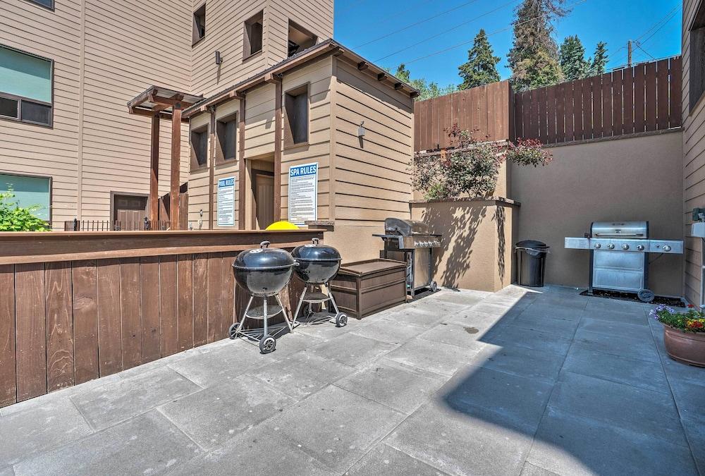 Cozy Manson Condo on Lake Chelan w/ Pool Access!