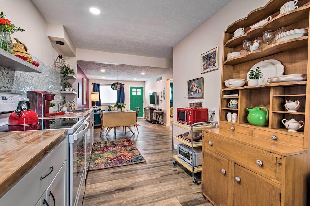 Ideally Located House - 9 Mi From Route 66!