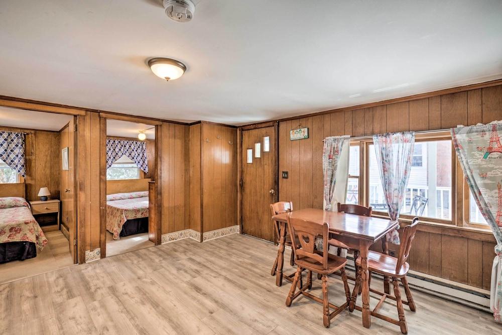 No-frills Hampton Cottage - Steps to Beach!